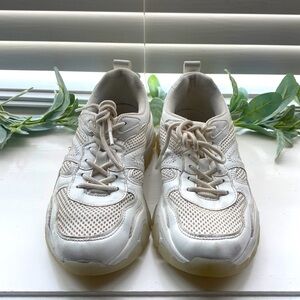 Size 6 JustFab white sneakers!